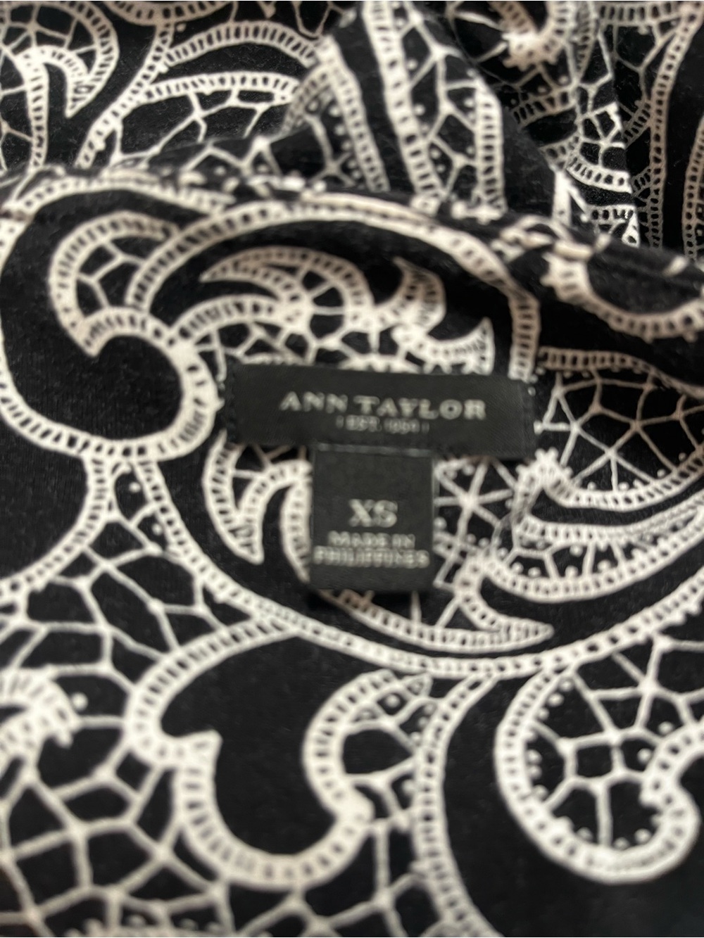 Ann Taylor Black & White Paisley Midi Dress wrinkle free travel dress - Picture 5 of 9